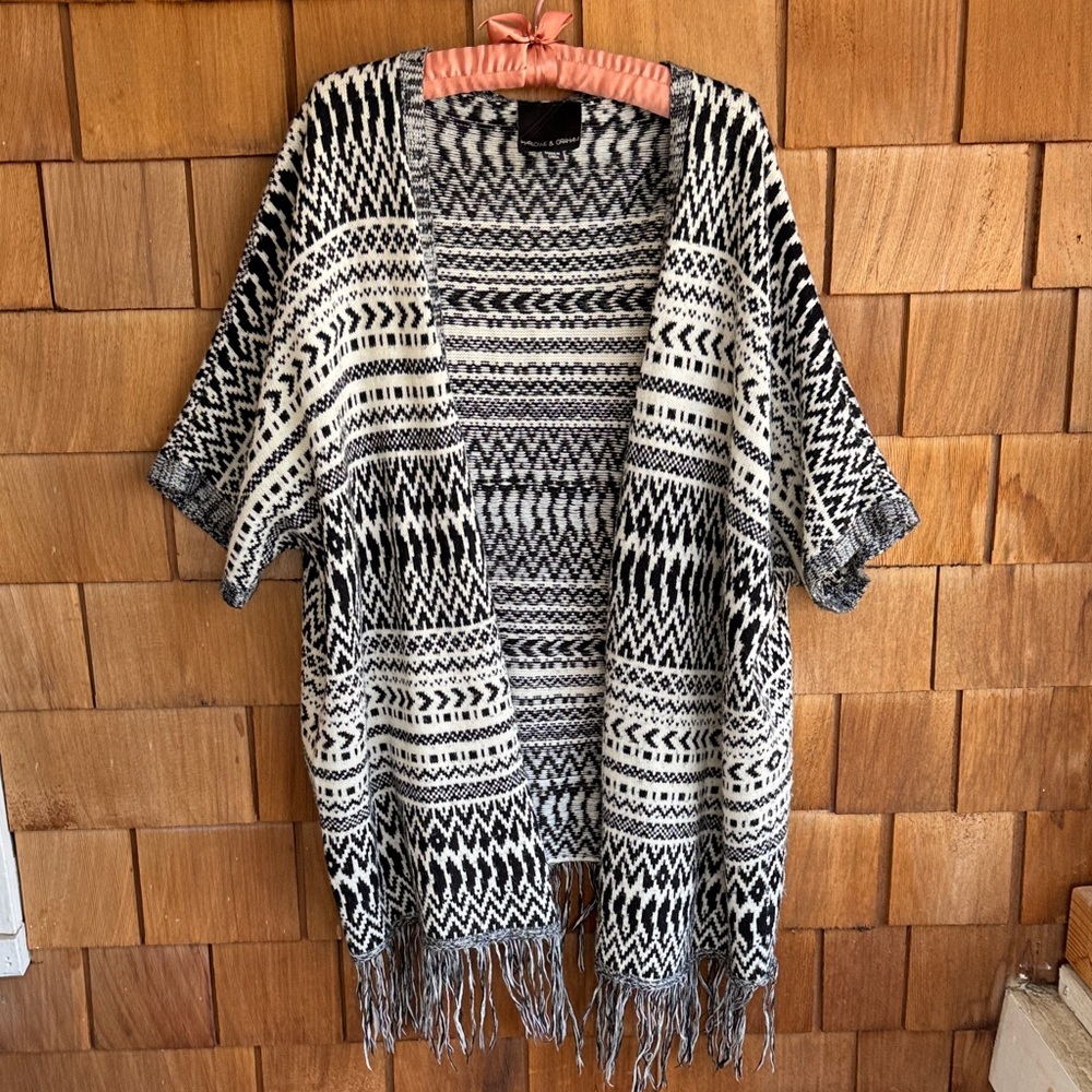 Harlowe & Graham Black and White Patterned Fringe Open-Front Cardigan